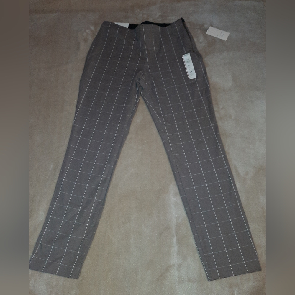 A new day slacks NWT